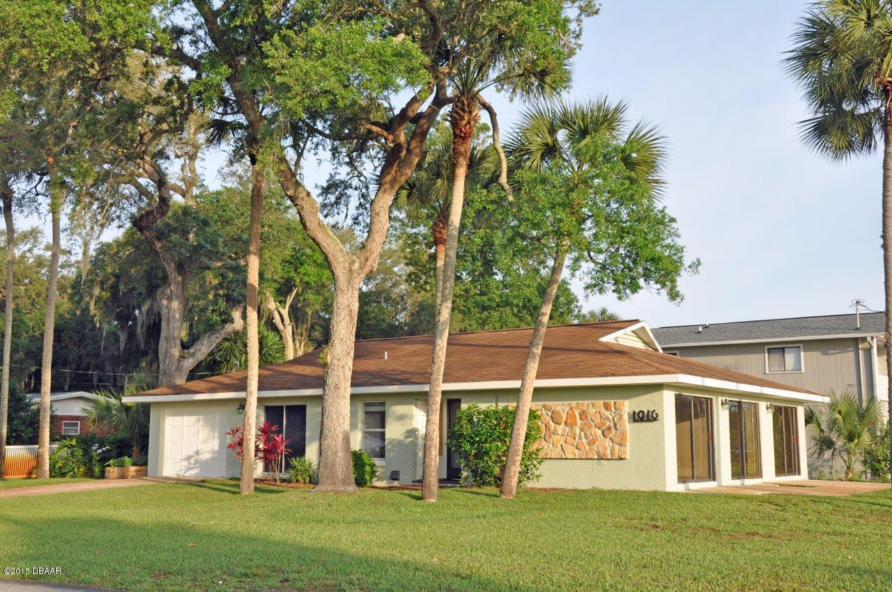 1016 South Riverside Drive Edgewater, FL 32132 - Photo 1 of 13 Great Corner Location