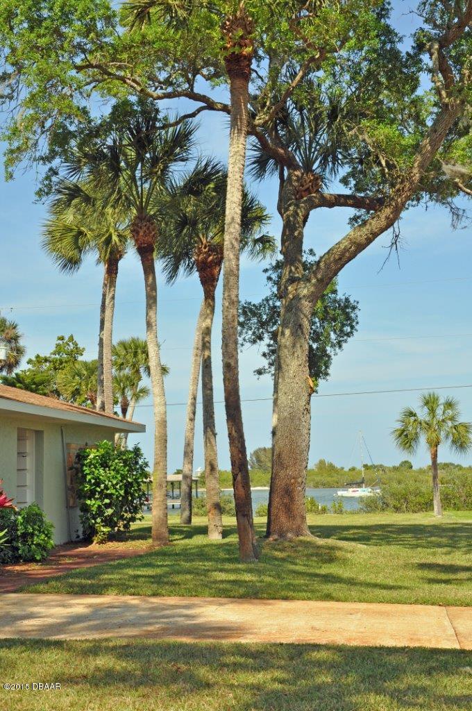 1016 South Riverside Drive Edgewater, FL 32132 - Photo 5 of 13 Shady Southside