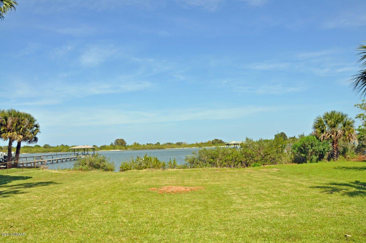 1016 South Riverside Drive Edgewater, FL 32132 - Photo 7 of 13 Riverfront Lawn