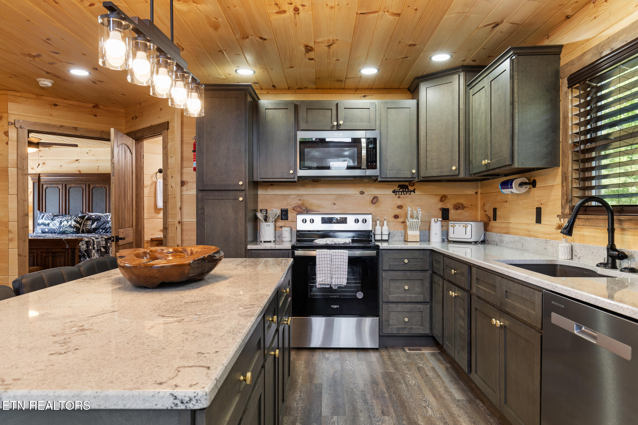 4385 Chamberlain Lane Sevierville, TN 37862 - Photo 12 of 57 Southern Belle - Cabin - Sevierville-25