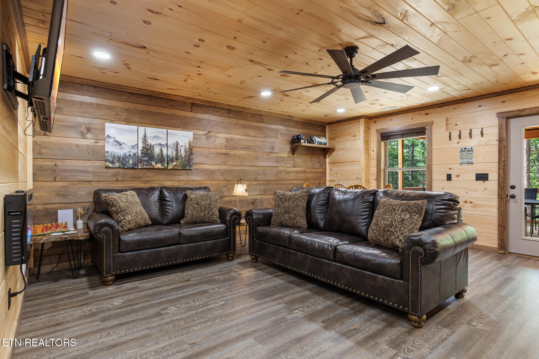 4385 Chamberlain Lane Sevierville, TN 37862 - Photo 35 of 57 IMG_9307