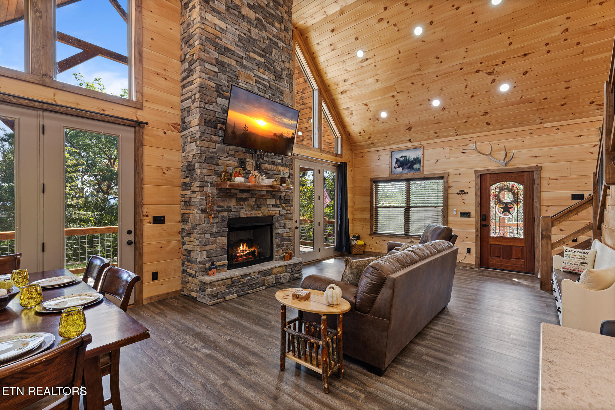 4385 Chamberlain Lane Sevierville, TN 37862 - Photo 9 of 57 Southern Belle - Cabin - Sevierville-17