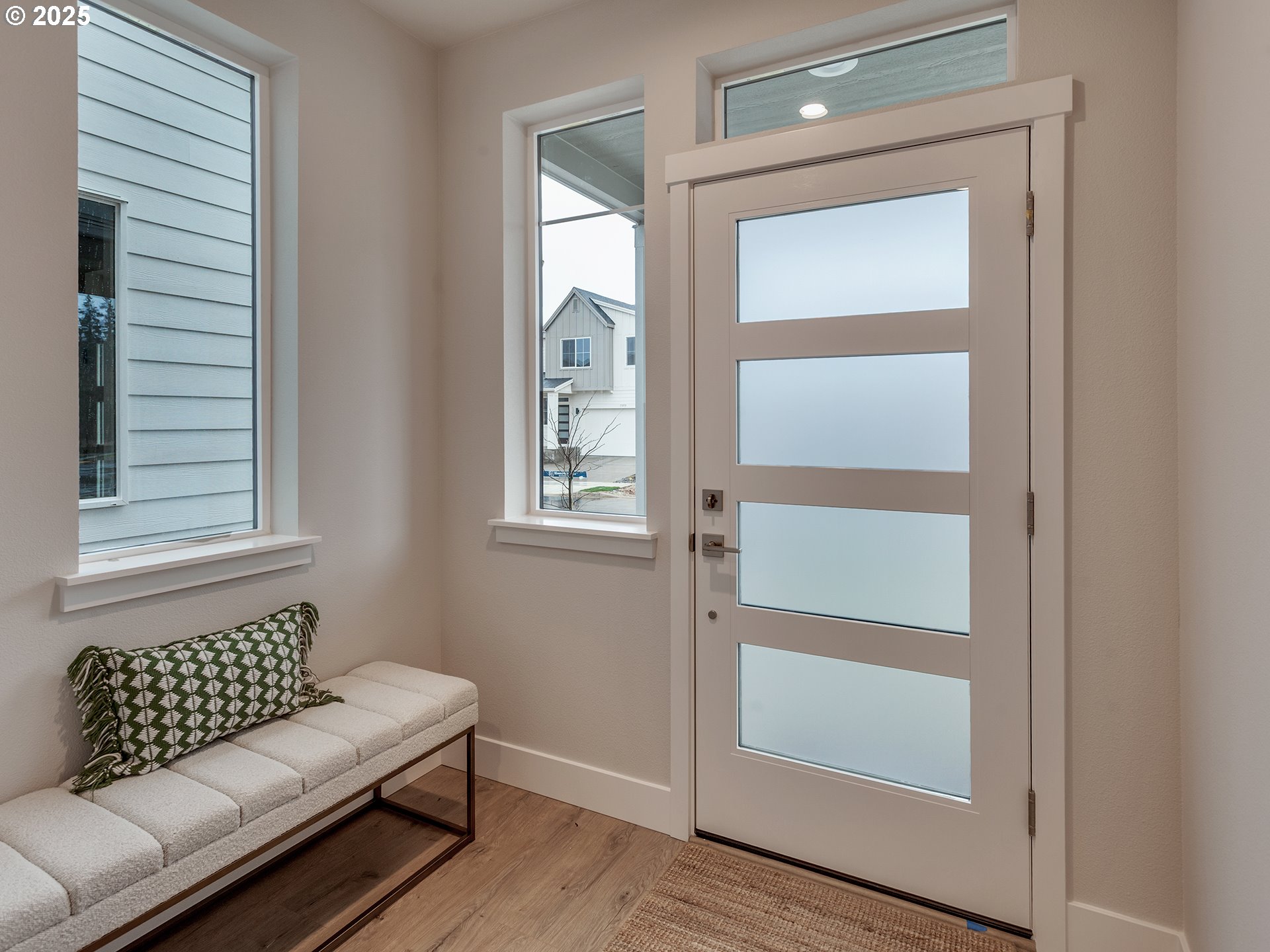 13909 Southwest 174th Avenue Tigard, OR 97140 - Photo 2 of 45 Entrance/Foyer