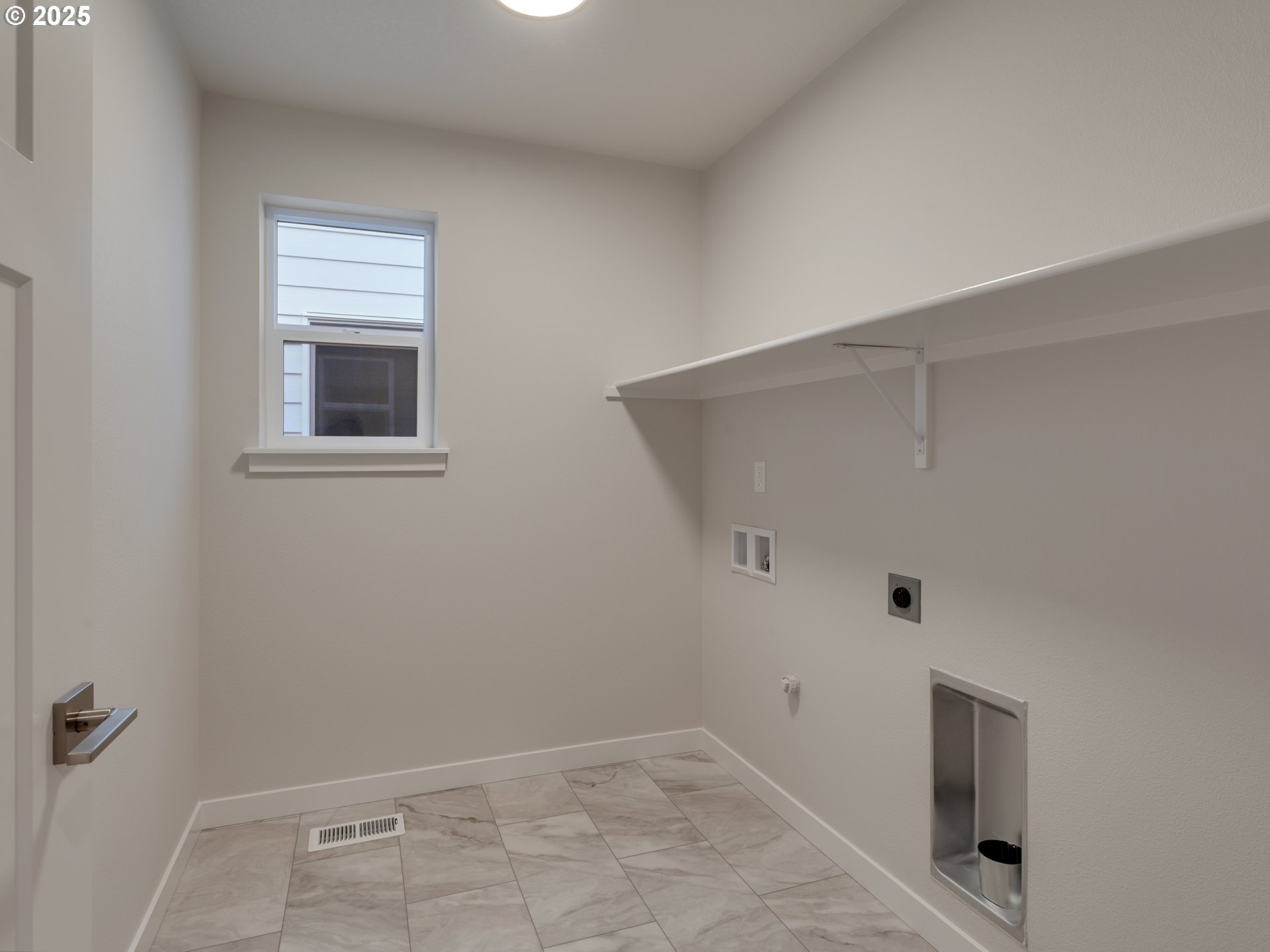 13909 Southwest 174th Avenue Tigard, OR 97140 - Photo 33 of 45 Laundry