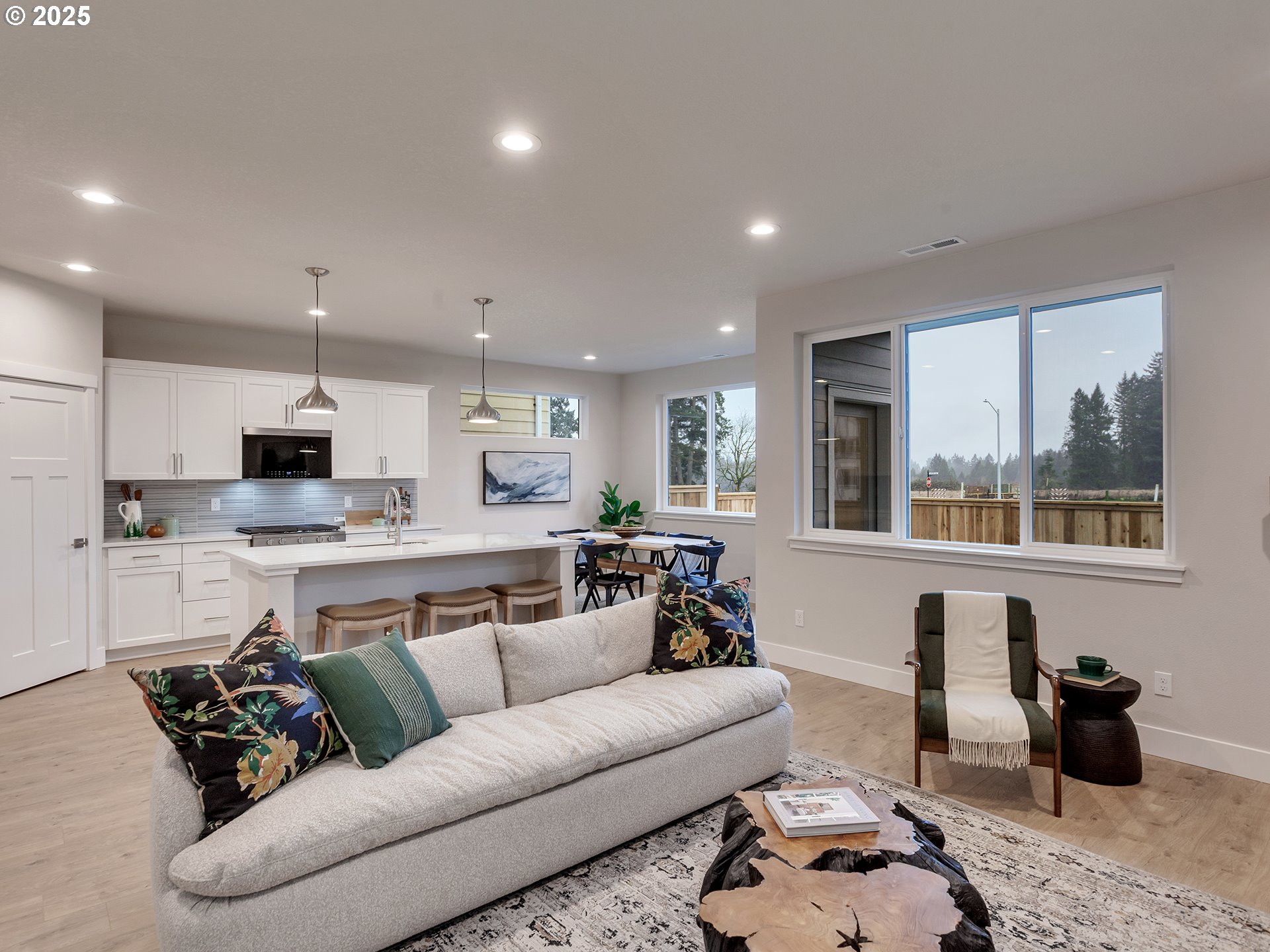 13909 Southwest 174th Avenue Tigard, OR 97140 - Photo 7 of 45 Living Room