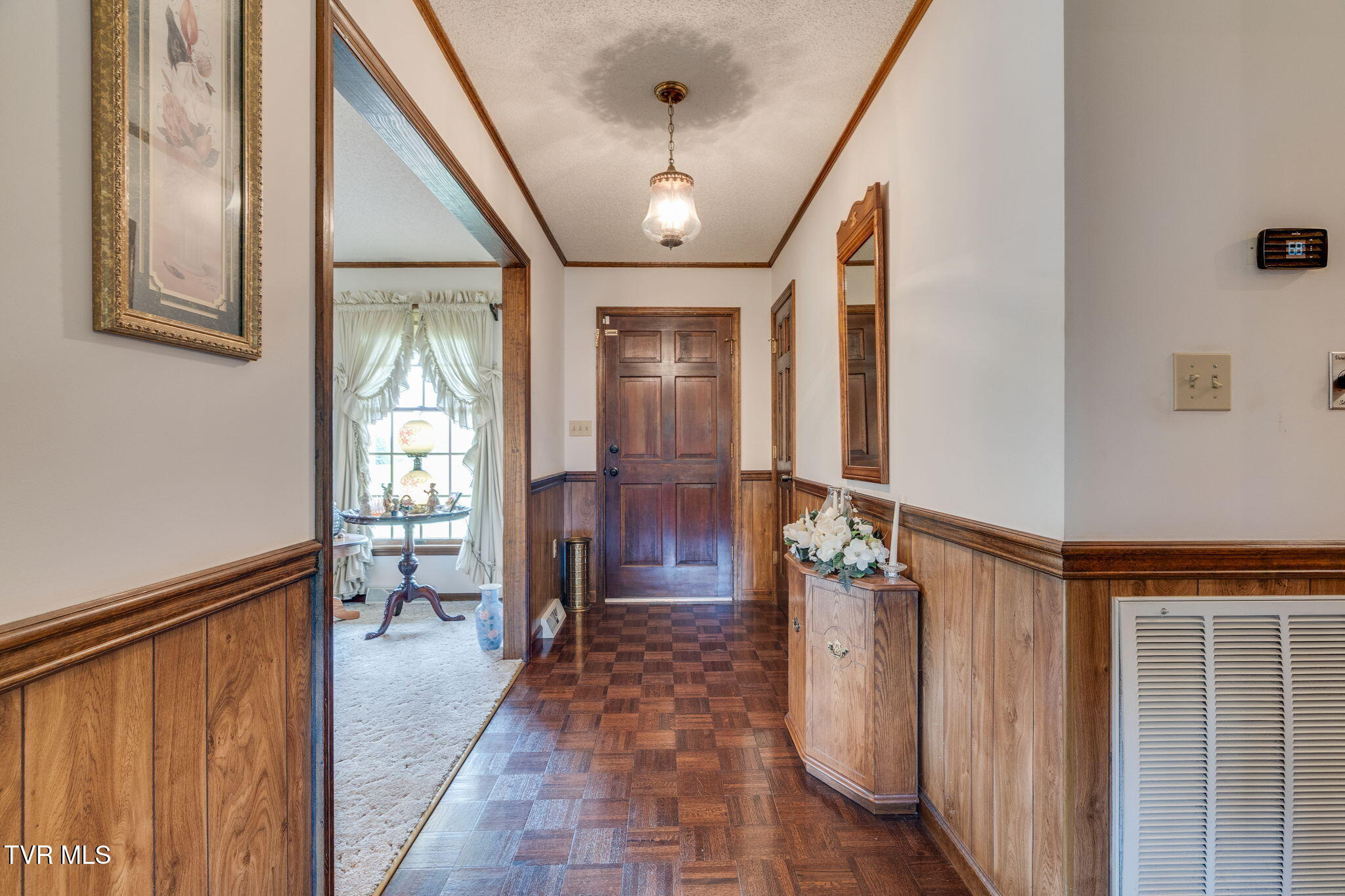 453 Twin Barns Road Greeneville, TN 37743 - Photo 6 of 46 005