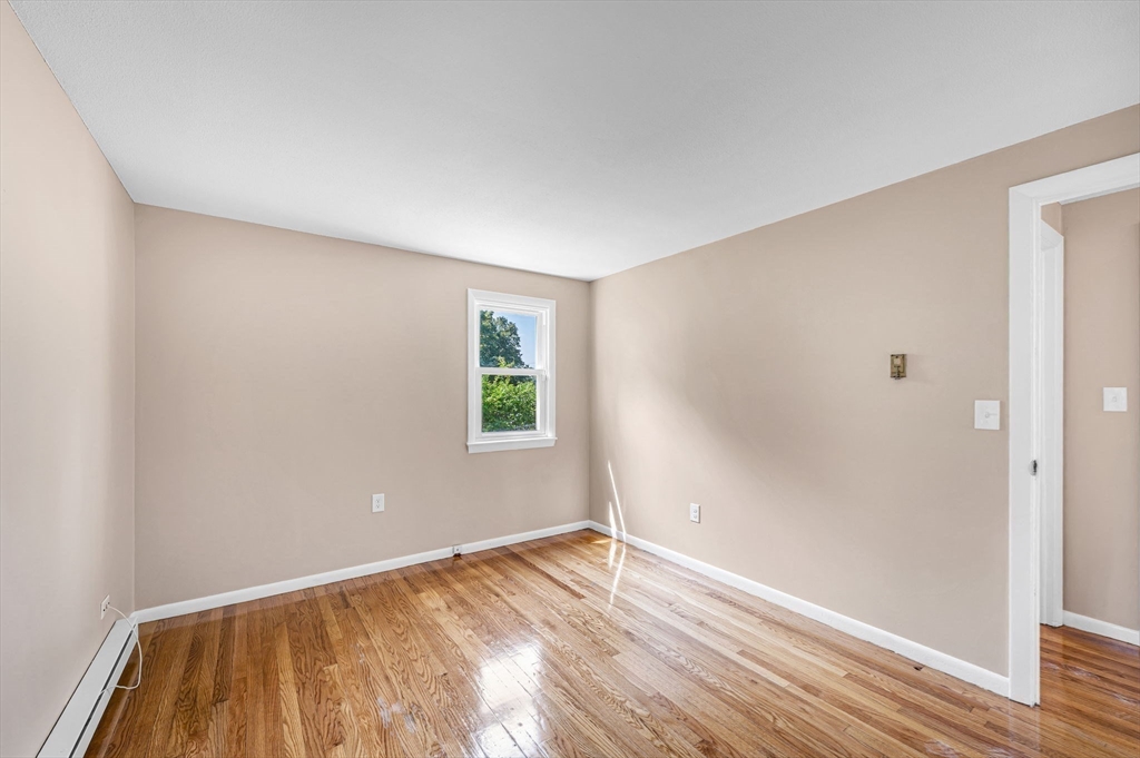 99 Lakevilla Avenue Springfield, MA 01109 - Photo 27 of 34