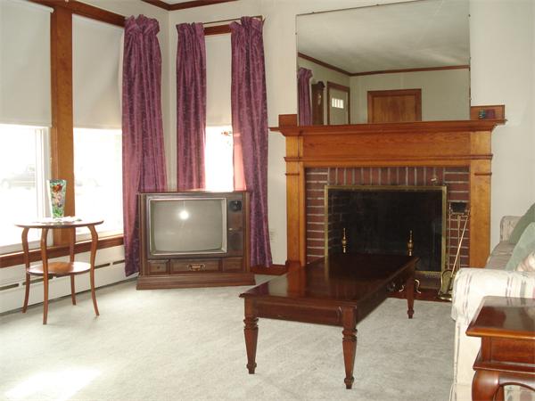 42 Chestnut Road Reading, MA 01867 - Photo 4 of 22 Gallery Image 4
