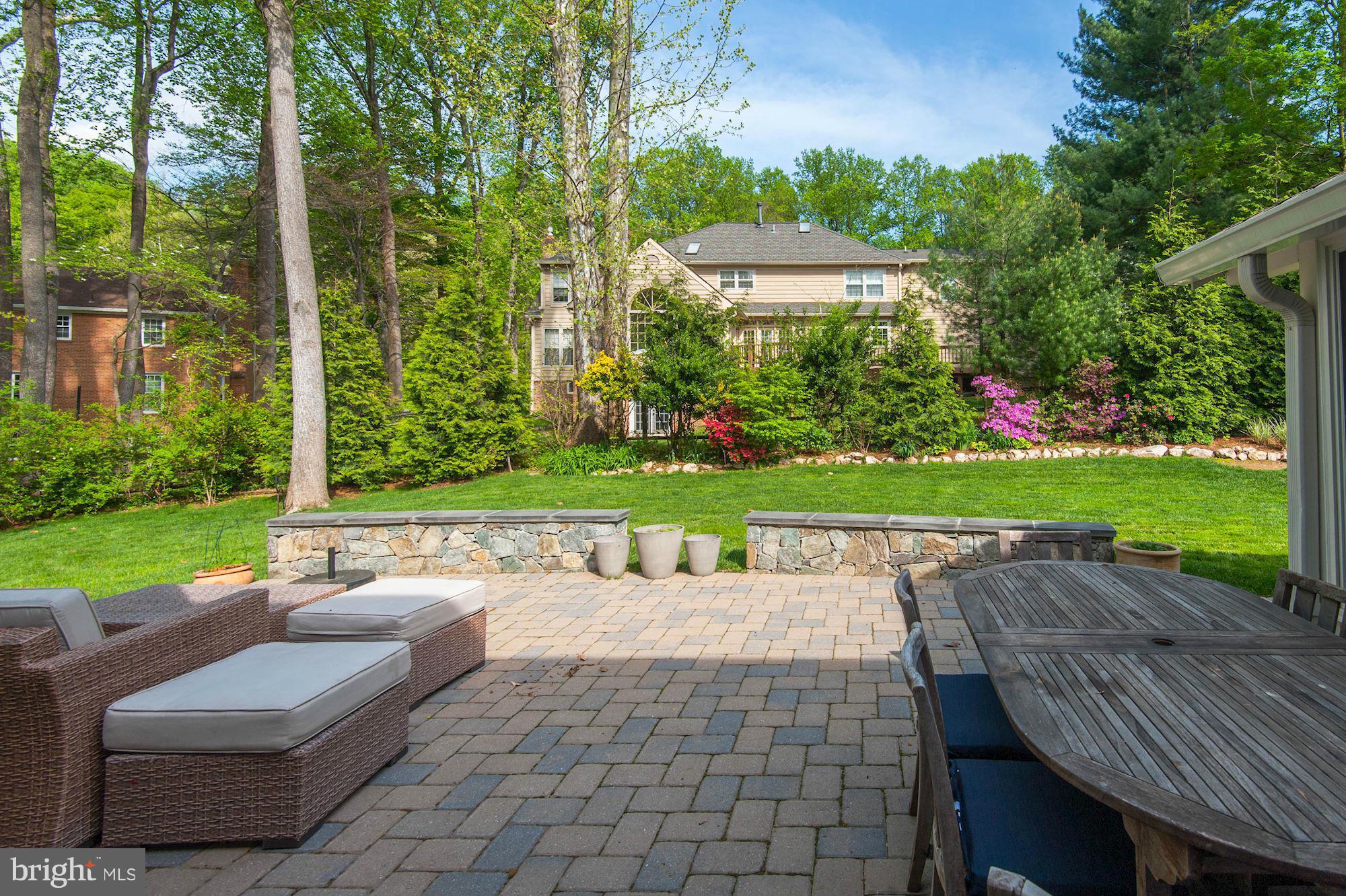 7505 Masters Drive Potomac, MD 20854 - Photo 22 of 26 Exterior (Rear)