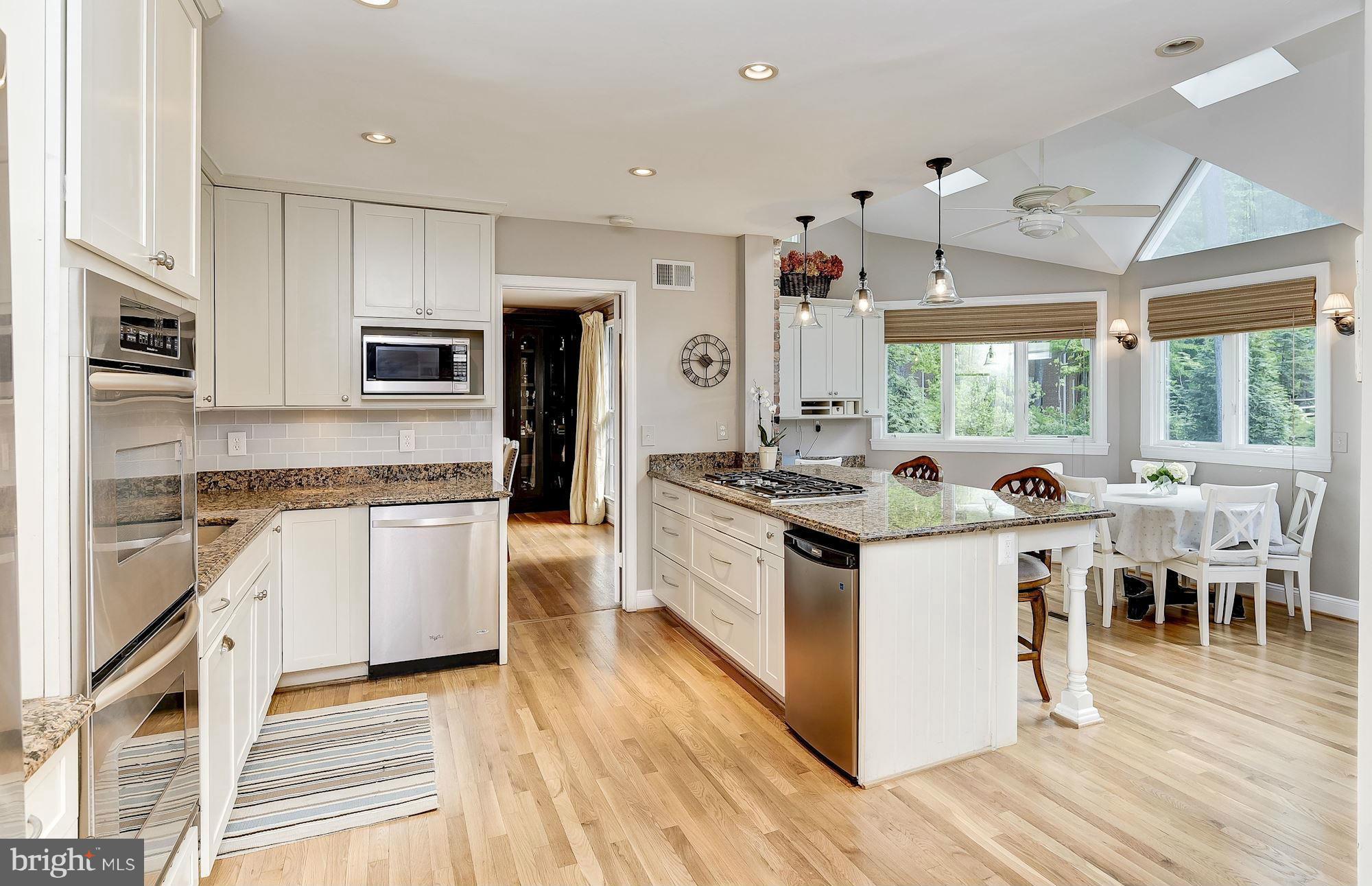7505 Masters Drive Potomac, MD 20854 - Photo 8 of 26 Kitchen