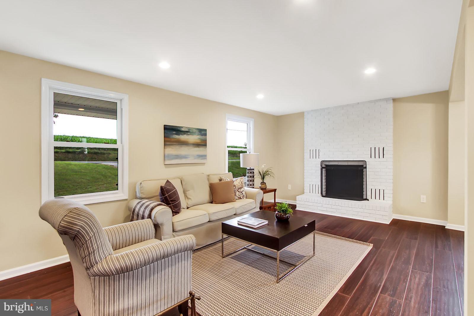 1723 Oakland Road Freeland, MD 21053 - Photo 9 of 26 Living Room