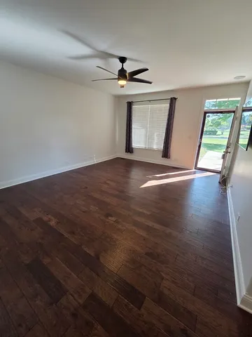 $2,100 | 4266 Savoy Lane, McHenry, IL 60050