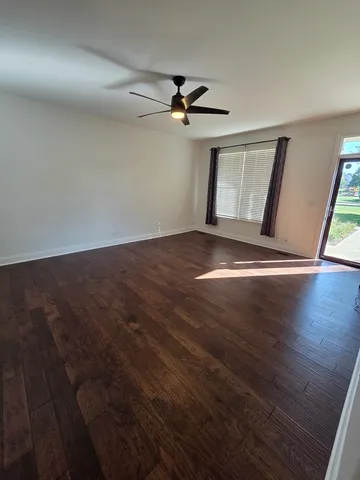 $2,100 | 4266 Savoy Lane, McHenry, IL 60050