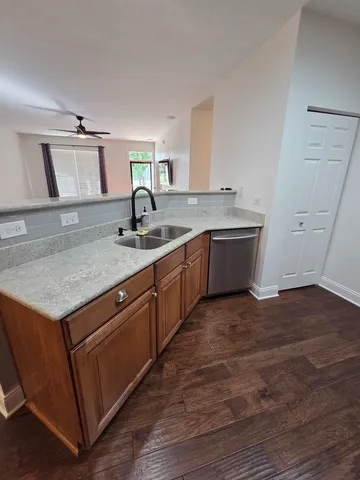 $2,100 | 4266 Savoy Lane, McHenry, IL 60050