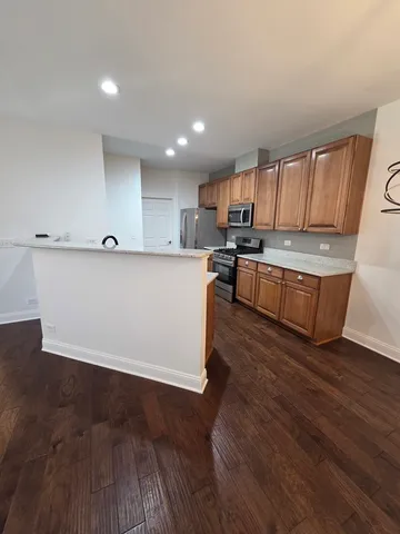 $2,100 | 4266 Savoy Lane, McHenry, IL 60050