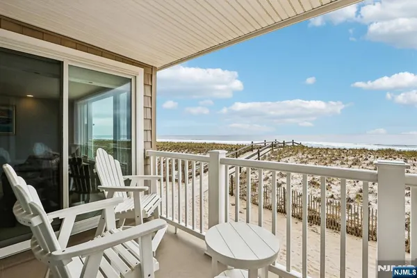 $989,000 | 438 Highway 35, Unit 3201, Mantoloking, NJ 08738