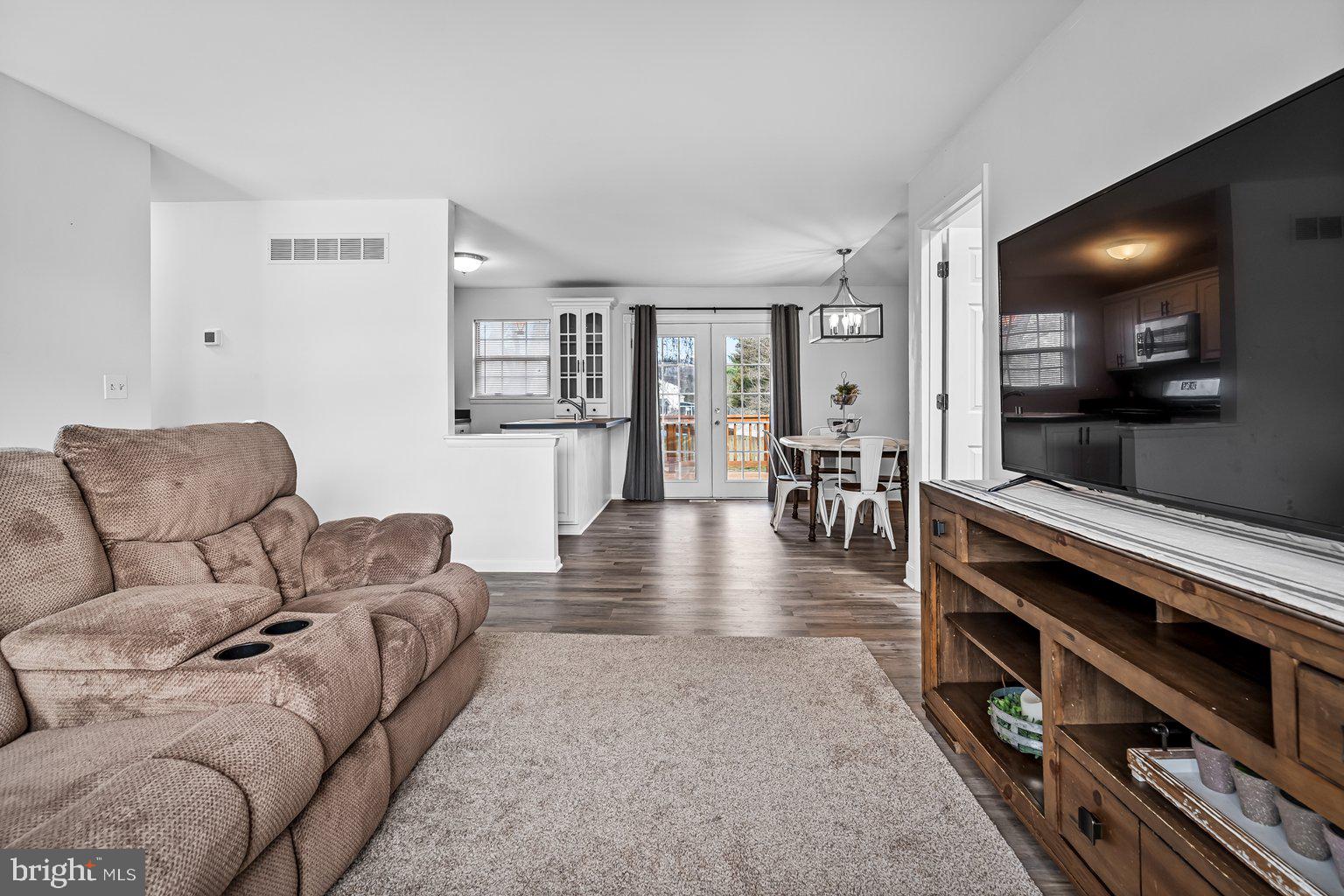7887 Tick Neck Road Pasadena, MD 21122 - Photo 11 of 42 Gallery Image 11
