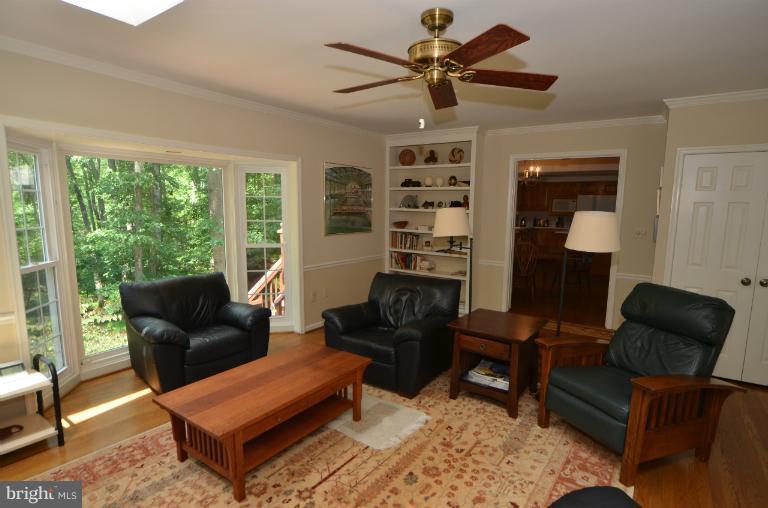 2010 Roundhouse Road Vienna, VA 22181 - Photo 12 of 30 a living room with furniture and a window