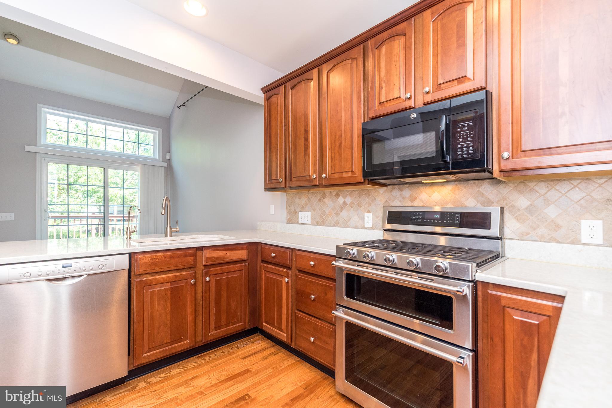 32 Addison Court Doylestown, PA 18901 - Photo 28 of 64 Kitchen with double oven
