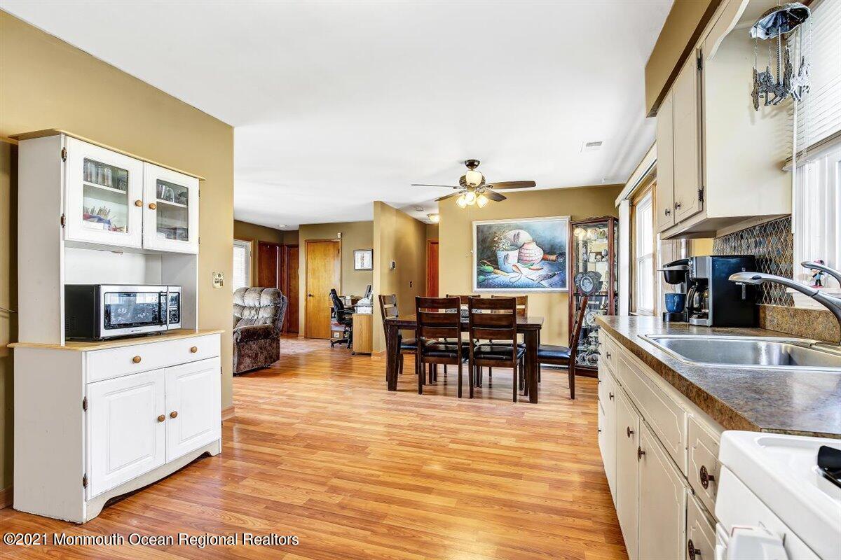 16 Woodhaven Road Toms River, NJ 08753 - Photo 14 of 29 15-16WoodhavenRd_015
