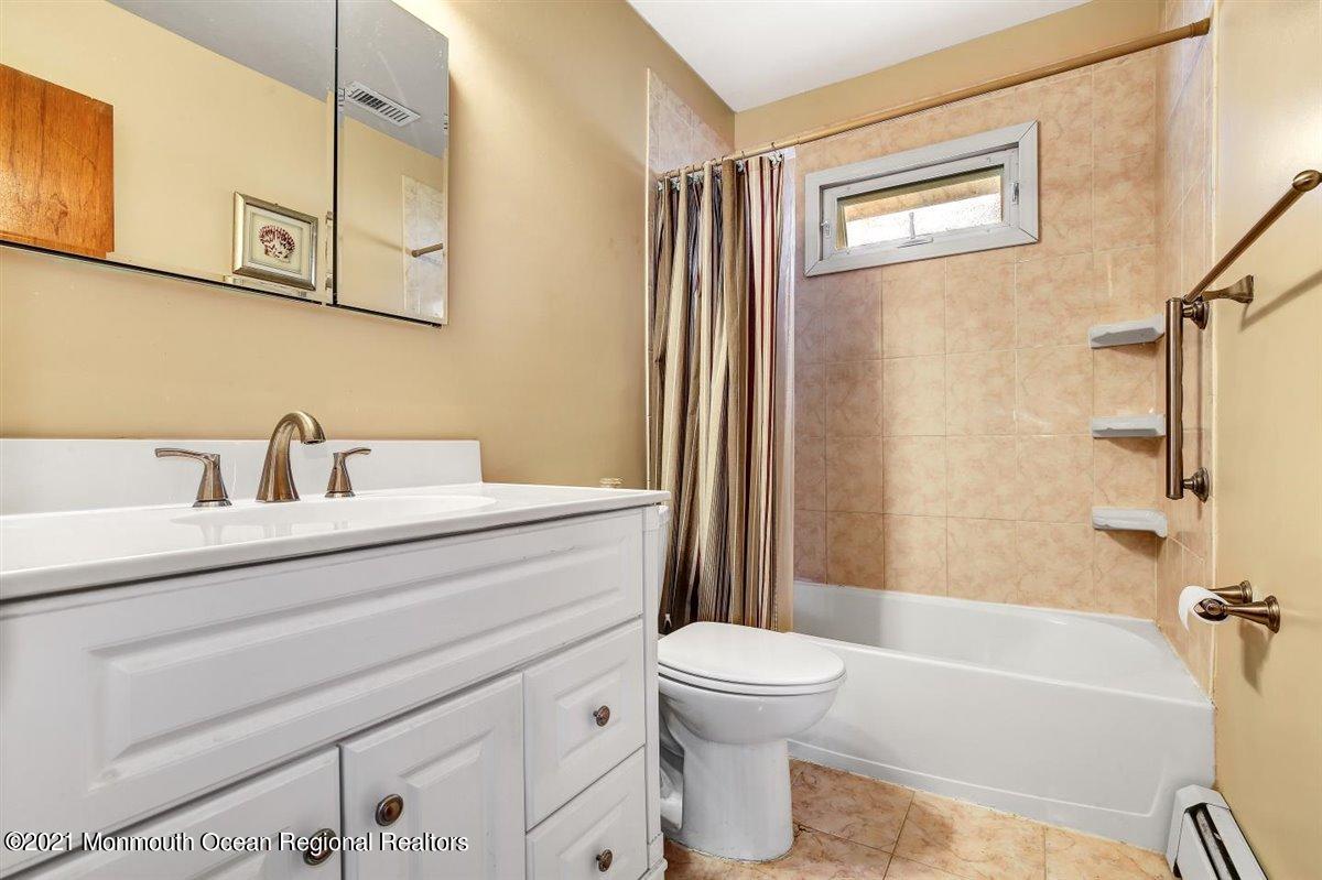 16 Woodhaven Road Toms River, NJ 08753 - Photo 23 of 29 24-16WoodhavenRd_024