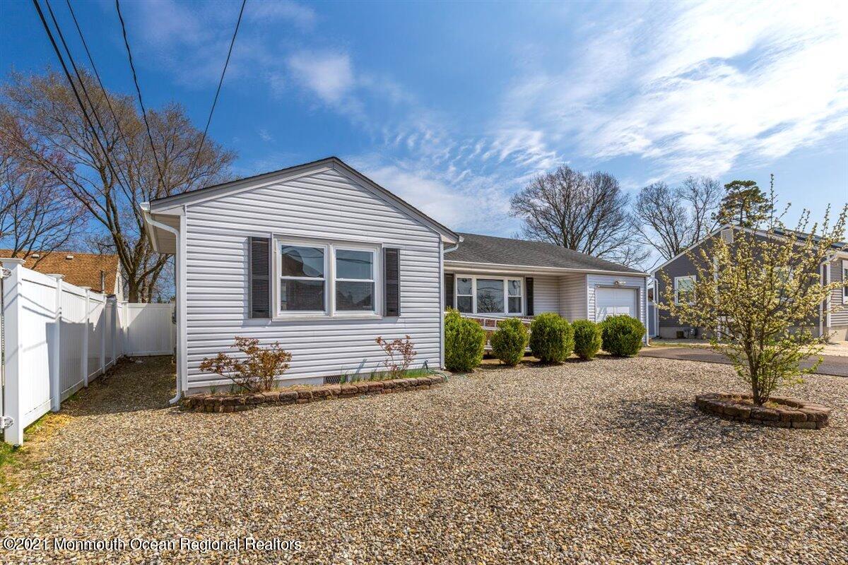16 Woodhaven Road Toms River, NJ 08753 - Photo 4 of 29 04-16WoodhavenRd_004