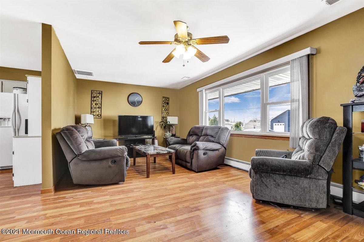 16 Woodhaven Road Toms River, NJ 08753 - Photo 6 of 29 07-16WoodhavenRd_007