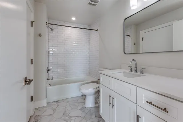 $1,750 | 6283 La Vista Drive, Unit 201, Dallas, TX 75214