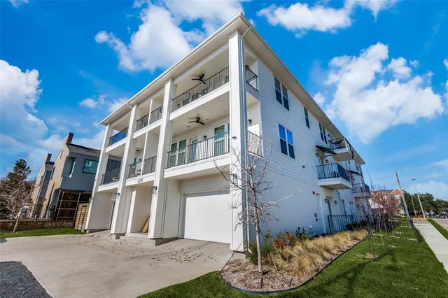 $1,750 | 6283 La Vista Drive, Unit 201, Dallas, TX 75214