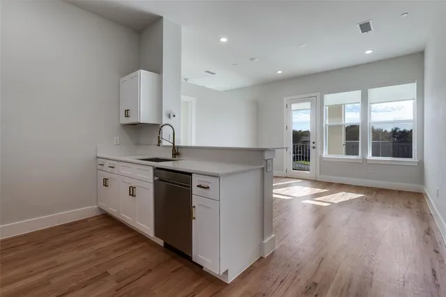 $1,750 | 6283 La Vista Drive, Unit 201, Dallas, TX 75214