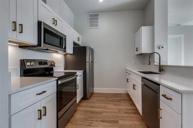 $1,750 | 6283 La Vista Drive, Unit 201, Dallas, TX 75214