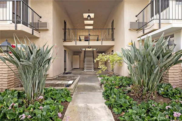 $395,000 | 3019 Via Buena Vista Road, Unit B, Laguna Woods, CA 92637