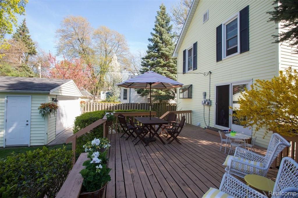 282 Ridgemont Road Grosse Pointe, MI 48236 - Photo 13 of 17 Deck