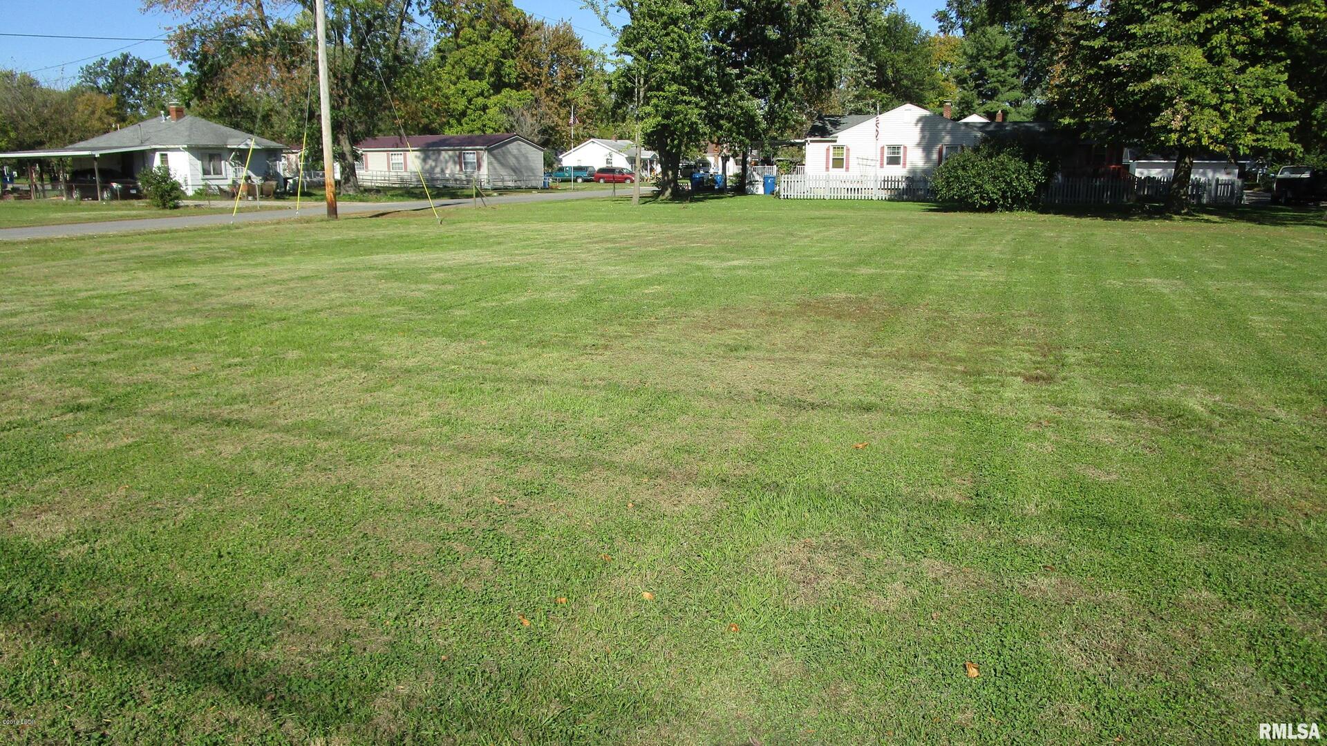 905 East North Avenue Flora, IL 62839 - Photo 6 of 9