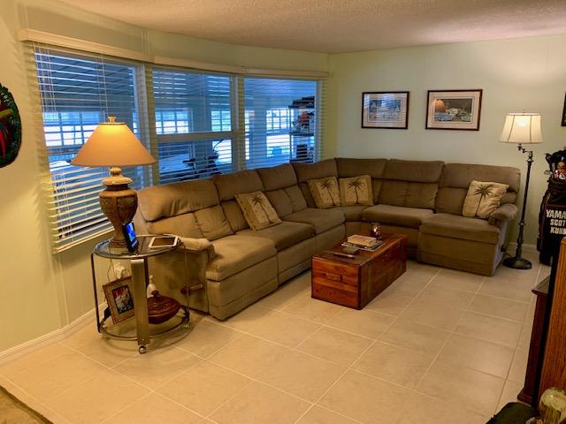 228 Upper Matecumbe Road Key Largo, FL 33037 - Photo 27 of 68 Living area angle 1