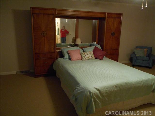 704 Queens Road, Unit 6 Cherryville, NC 28021 - Photo 9 of 15 Gallery Image 9