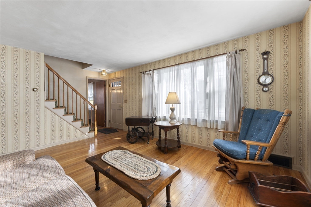 120 Lamont Street Springfield, MA 01119 - Photo 4 of 37 Gallery Image 4