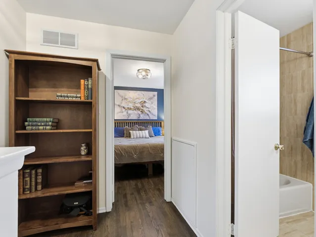 $280,000 | 300 Duane Street, Unit 3, Glen Ellyn, IL 60137