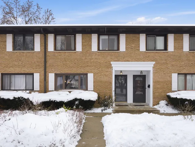 $280,000 | 300 Duane Street, Unit 3, Glen Ellyn, IL 60137