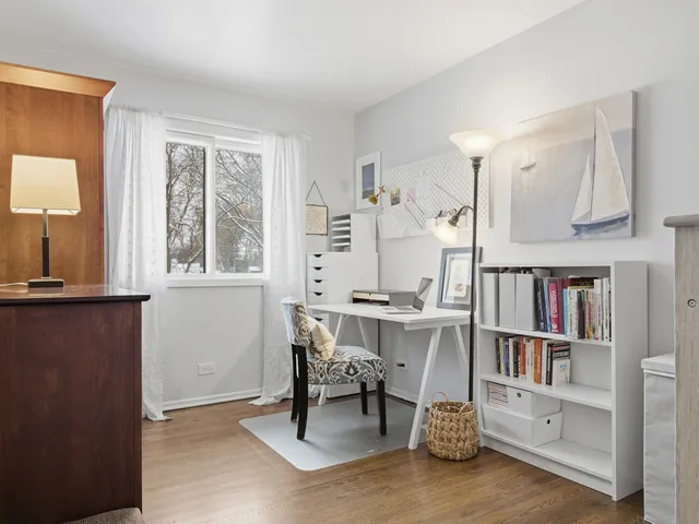 $280,000 | 300 Duane Street, Unit 3, Glen Ellyn, IL 60137