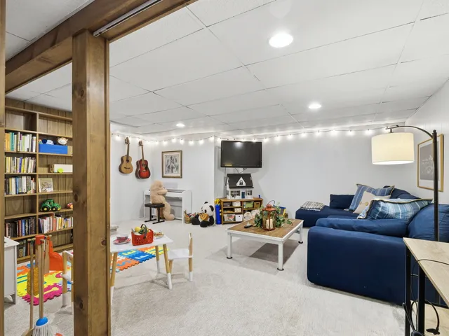 $280,000 | 300 Duane Street, Unit 3, Glen Ellyn, IL 60137