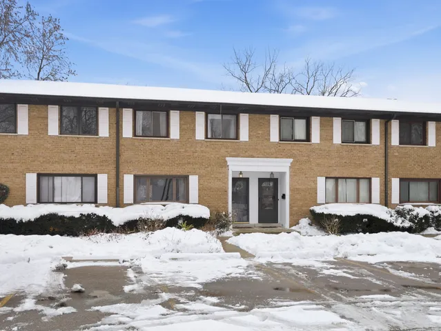 $280,000 | 300 Duane Street, Unit 3, Glen Ellyn, IL 60137