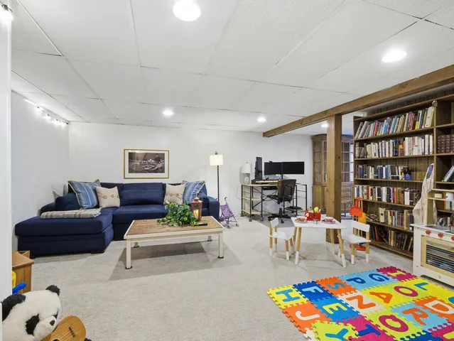 $280,000 | 300 Duane Street, Unit 3, Glen Ellyn, IL 60137