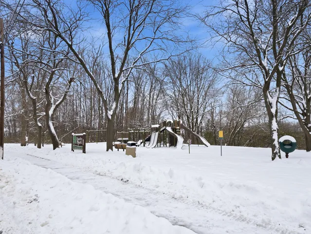 $280,000 | 300 Duane Street, Unit 3, Glen Ellyn, IL 60137