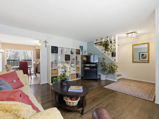 $280,000 | 300 Duane Street, Unit 3, Glen Ellyn, IL 60137