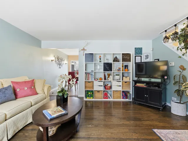 $280,000 | 300 Duane Street, Unit 3, Glen Ellyn, IL 60137