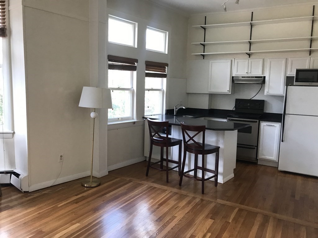 30 Pinckney Street, Unit 5 Boston, MA 02114 - Photo 4 of 9
