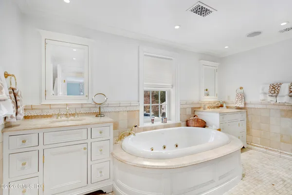 $11,500,000 | 19 Hawkwood Lane, Greenwich, CT 06830