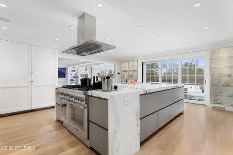 $11,500,000 | 19 Hawkwood Lane, Greenwich, CT 06830