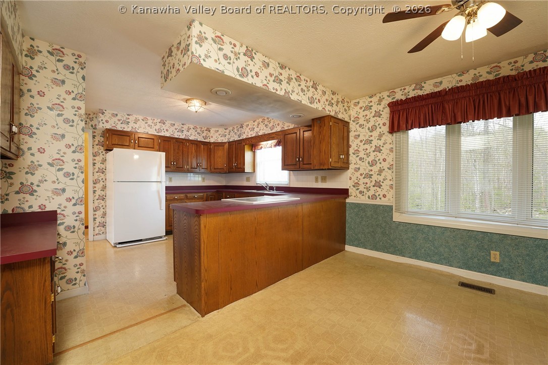 5421 Tanglewood Road Charleston, WV 25313 - Photo 9 of 32 Gallery Image 9